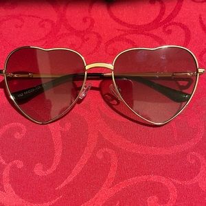 ❤️❤️❤️ Heart shaped sunglasses❤️❤️❤️